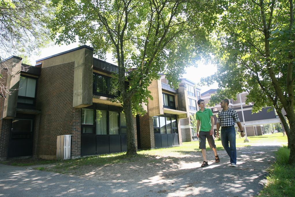 Au Campus-Hébergement hôtelier Université de Sherbrooke Exterior foto